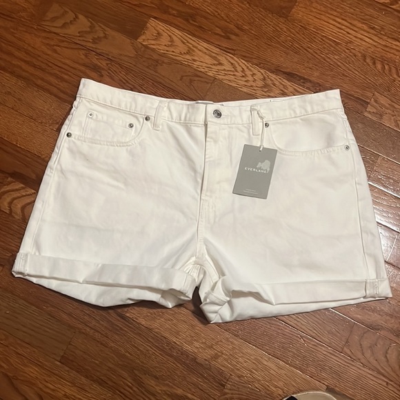 Everlane Shorts NWT The Denim Short in Bone color size 33 Relaxed Comfort - Picture 3 of 9